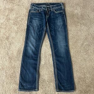 Silver Suki Straight Jeans with cute pockets! Size 30/32